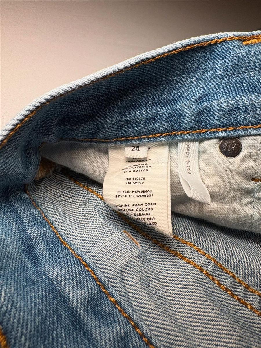 Hook Clasp Lightwash Jeans
